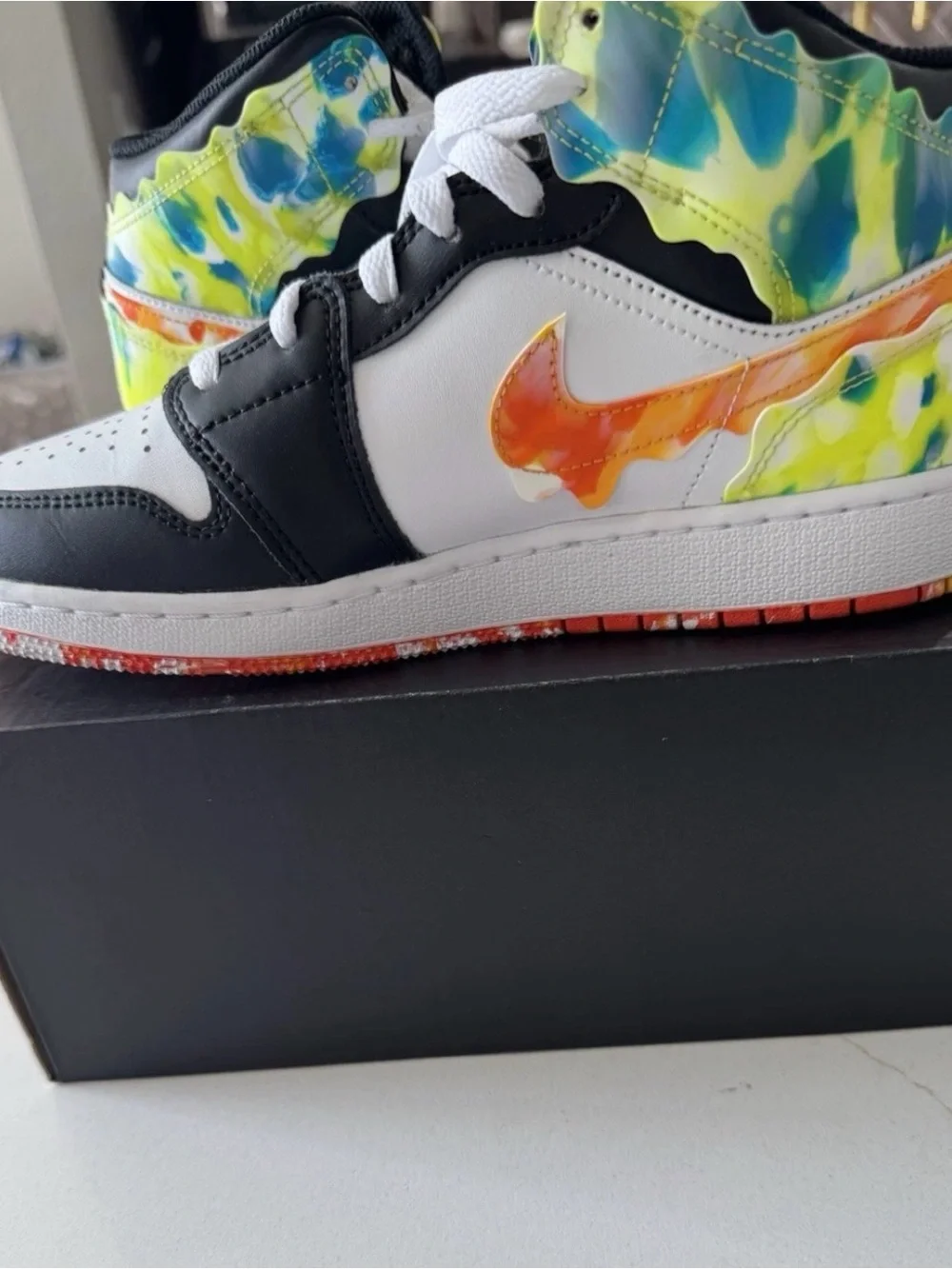 RARE Air Jordan 1’s Mids, Melting, Size 6Y